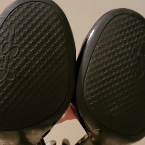 Patent leather black heels - Picture 3 of 4